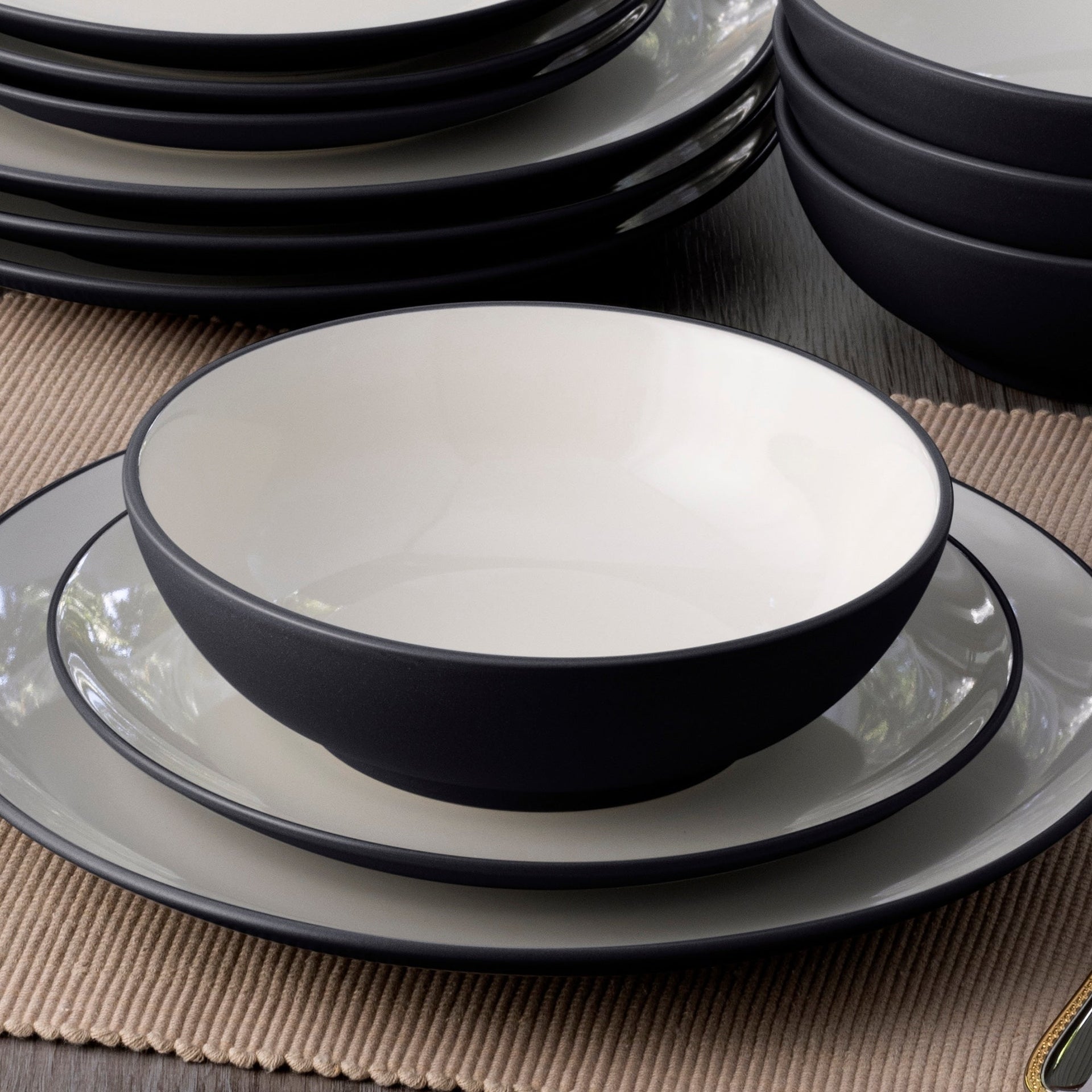 Noritake Colorwave 4-Piece Coupe Place Setting, Service for 1