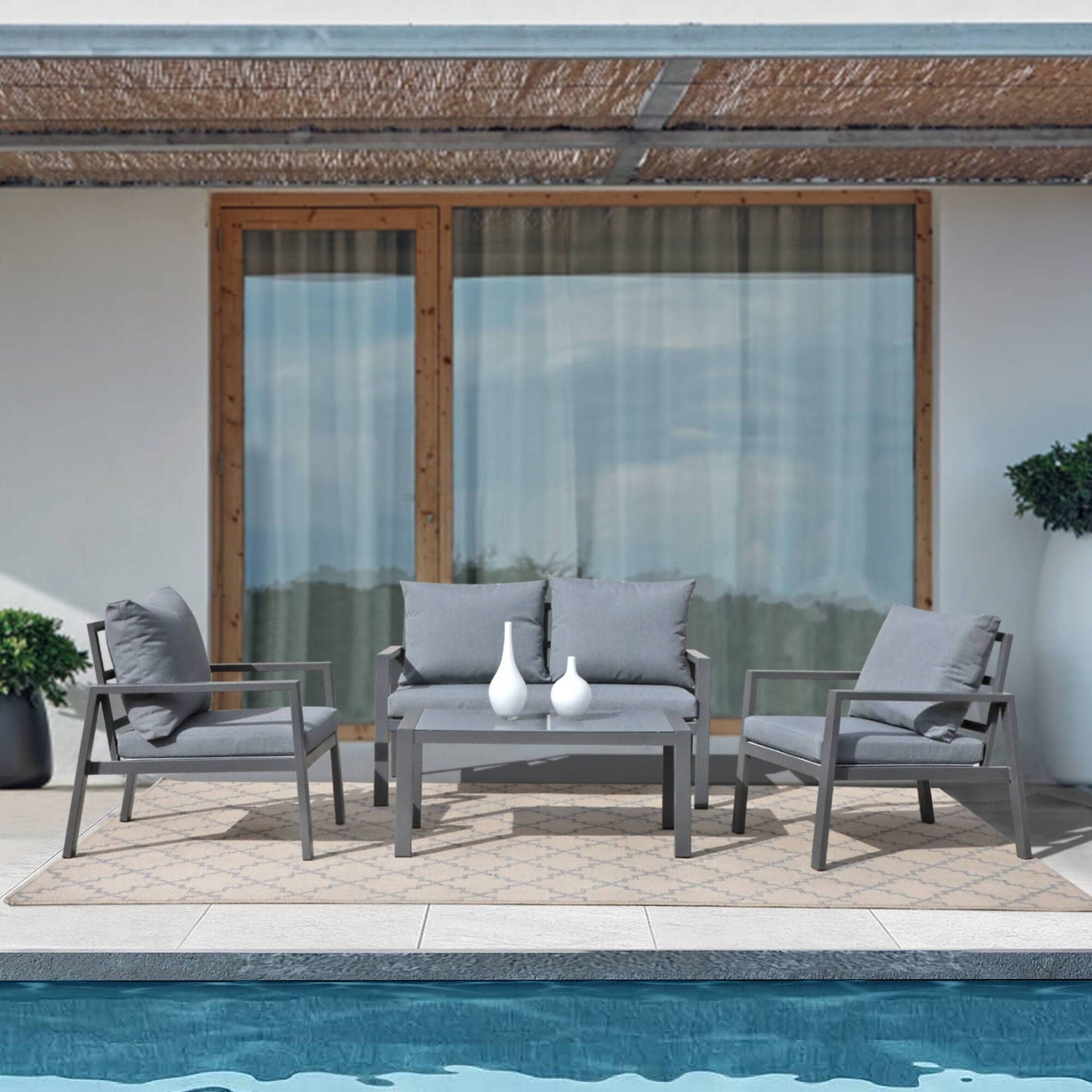 Outdoor 4-piece Cushioned Aluminum Conversation Set
