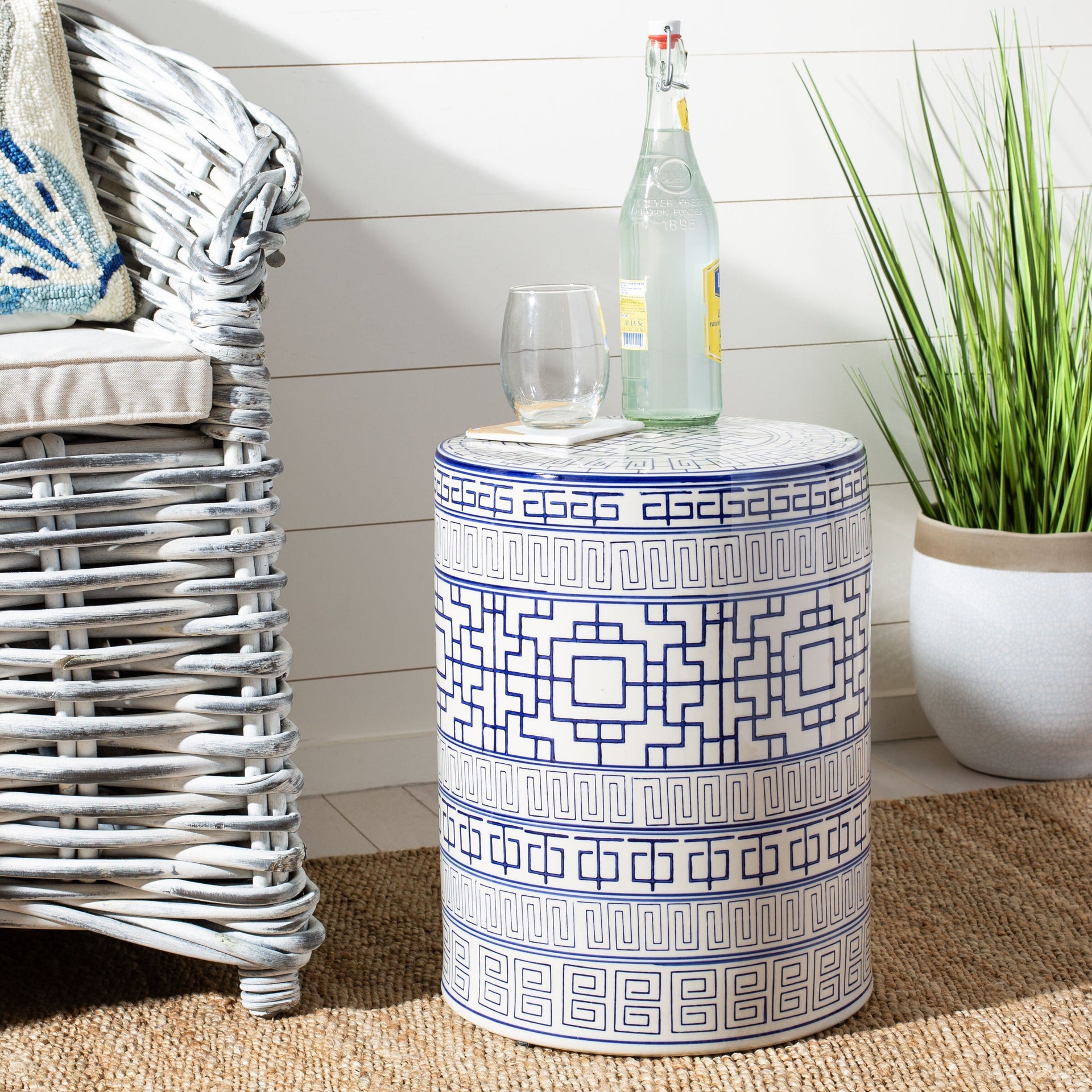 SAFAVIEH Albina Indoor / Outdoor Ceramic Decorative Garden Stool